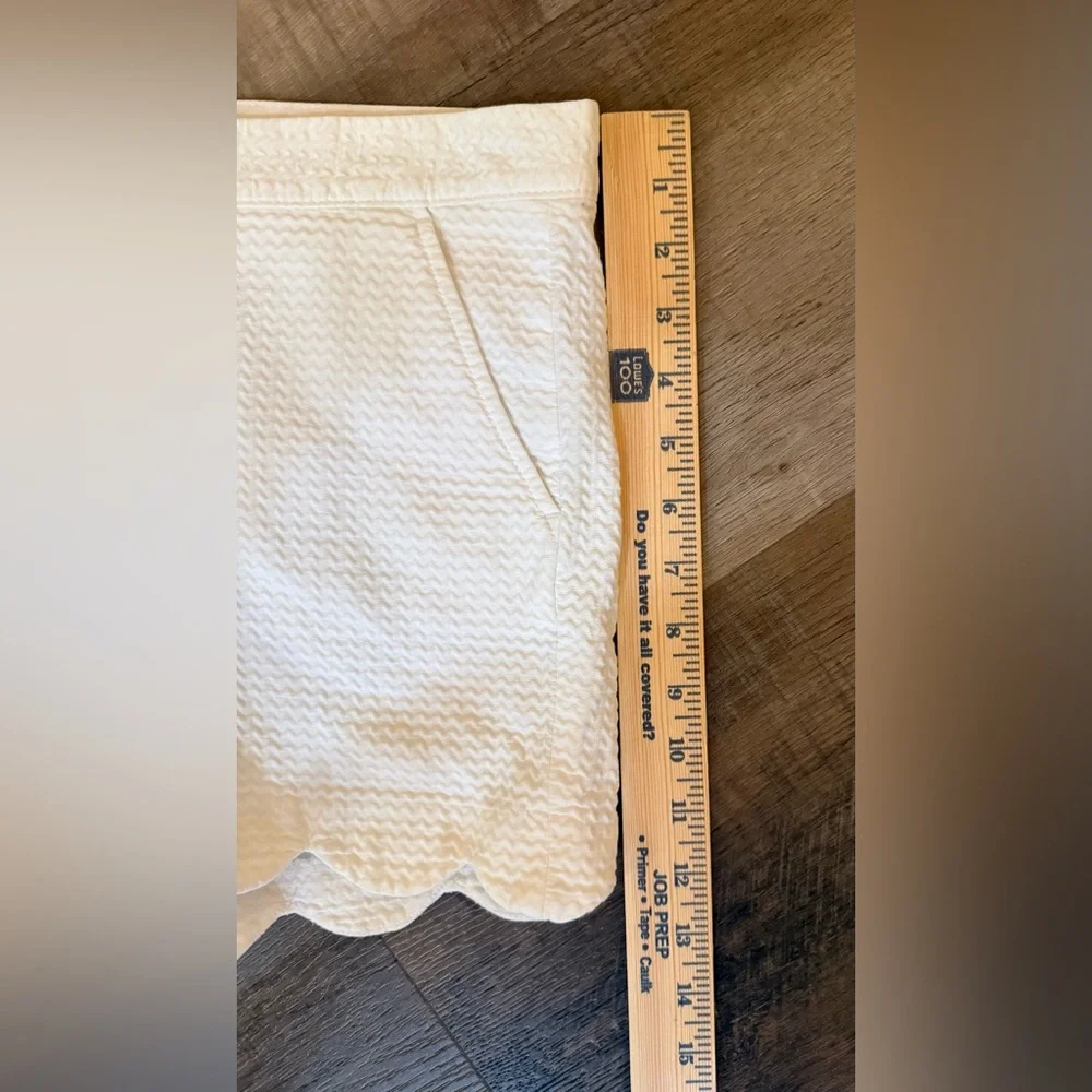 Lilly Pulitzer White  Buttercup Scalloped High Waist Shorts Size 8 - Picture 12 of 14